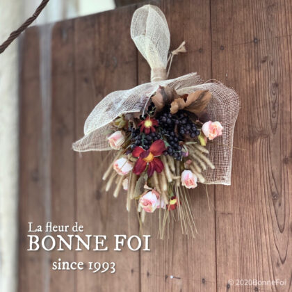 アーティフィシャルフラワーのスワッグ